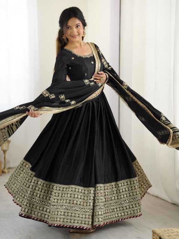 Black Color Chinon Silk Fabric Gown