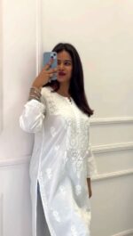 Bollywood Actress Aneet Padda White Faux Georgette Fabric Saiyaara Movie Top