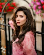 Bollywood Actress Mahira Khan Pastel Pink Color Organza Fabric Digital Print Work Suit